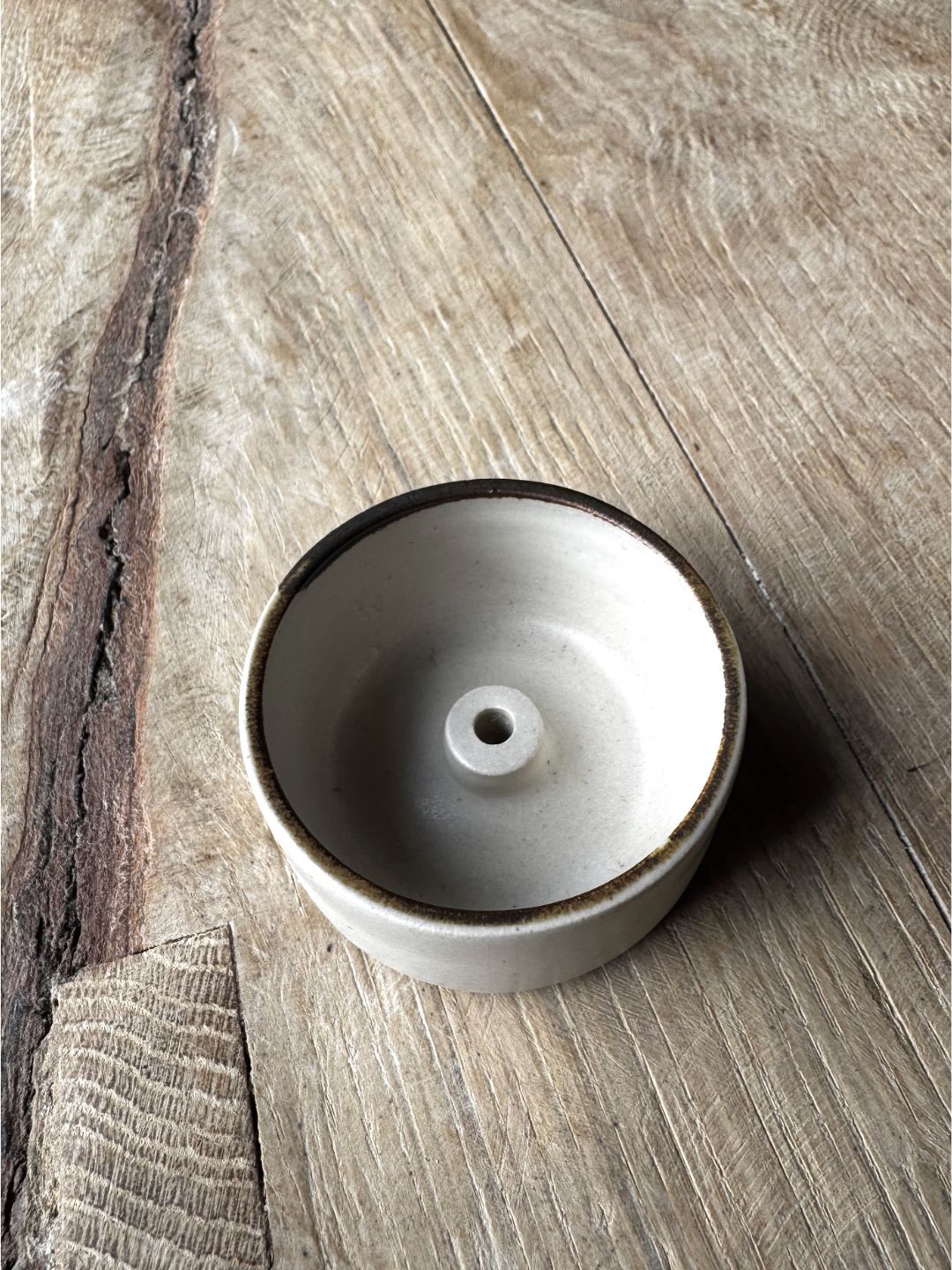 Ceramic Candle Holder with Bundle of Thin Candles