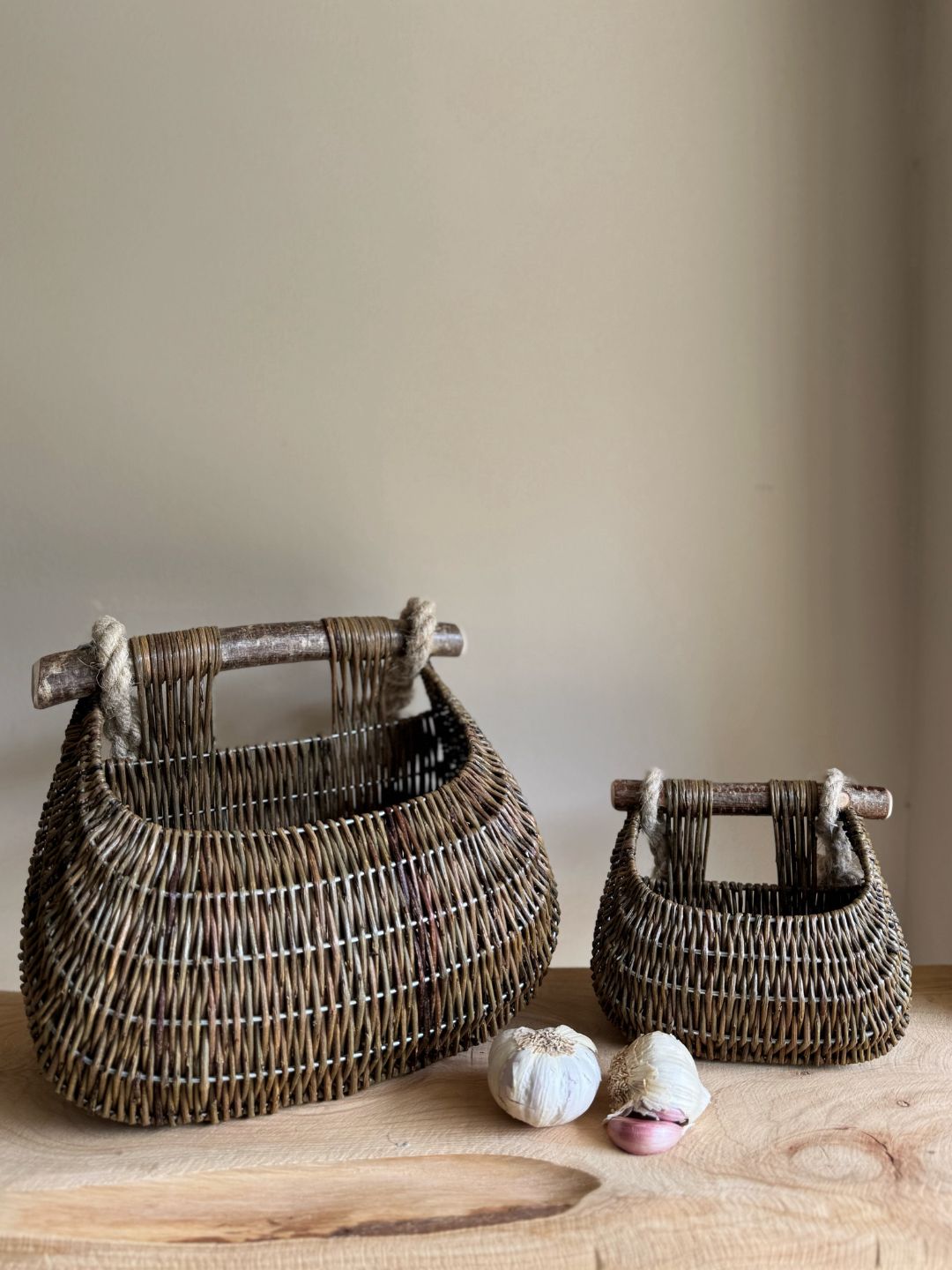 Make a mini Guernsey Basket