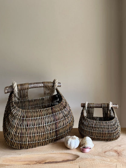 Make a mini Guernsey Basket