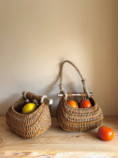 Make a mini Guernsey Basket