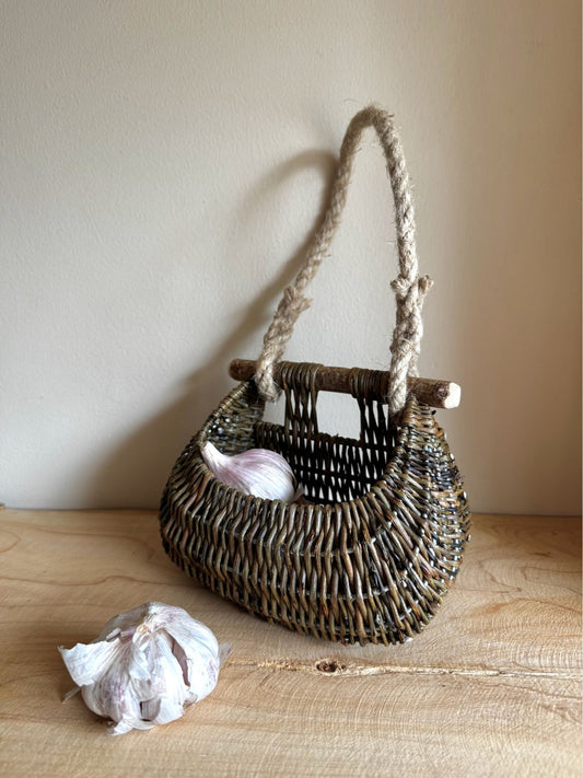 Make a mini Guernsey Basket