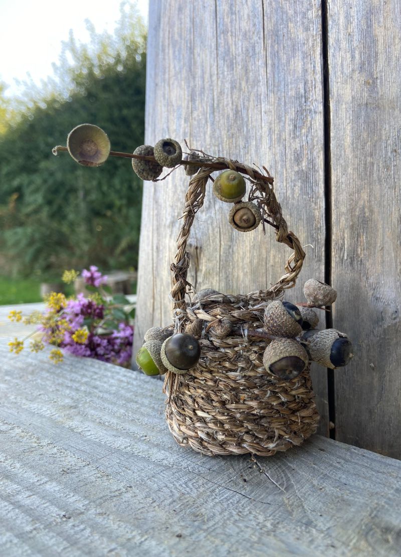 Natural Fibre Basket with Acorns