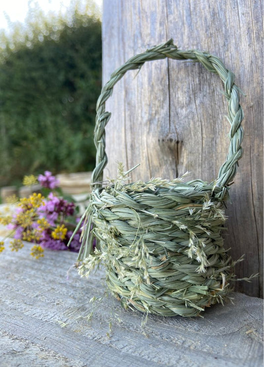 Natural Fibre Basket with Grass